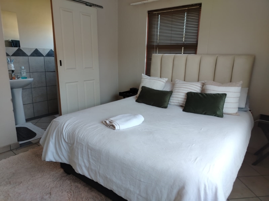 2 Bedroom Property for Sale in Waterval East North West